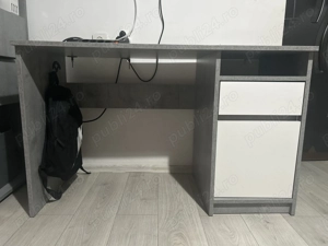 Vând birou copii și bibliotecă !