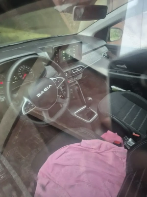 Logan vanzare 2025 - imagine 2