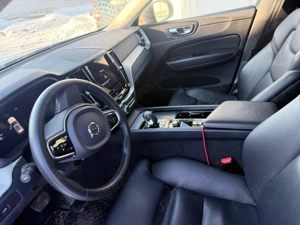 Volvo XC60 B4 2023 TVA deductibil, 360', pilot asist, 65000 km - imagine 5