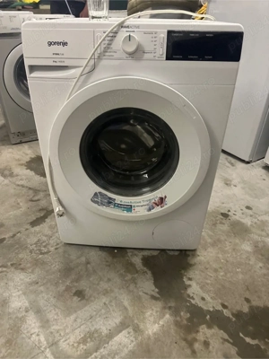 mașină de spălat rufe cu încărcare frontală marca Gorenje din seria WaveActive