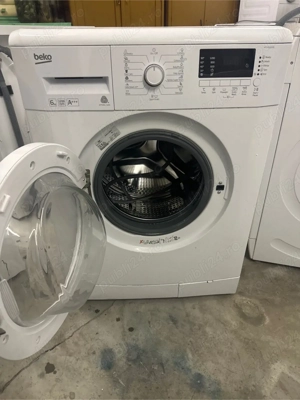 Acest aparat este o mașină de spălat rufe marca Beko-stare foarte bună