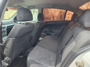 Opel Astra H 1.6 16V 116CP   Mașină de familie, motor fiabil, întreținută - imagine 12