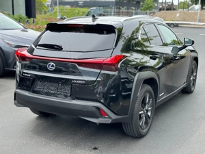 Lexus UX 250h  Hybrid 184CP - imagine 4
