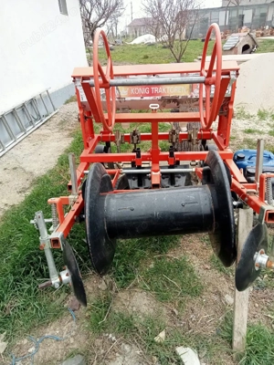 Mașină  de bilonat latime 1 m cu buncar  de ingrasaminte   - imagine 5