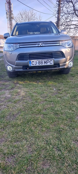 Mitsubishi Outlander  - imagine 6
