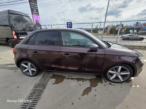Audi A1 sportback 1.y TDI culoare deosebita  an 2013 