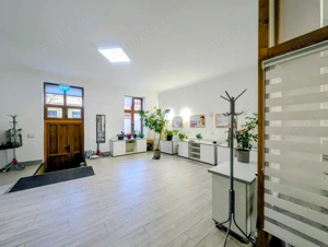 Birou/Cabinet Ultracentral: Locatie de prestigiu si 2 locuri de parcare  - imagine 2