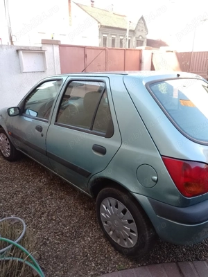 Ford fiesta an de fabricație 2001 - imagine 3