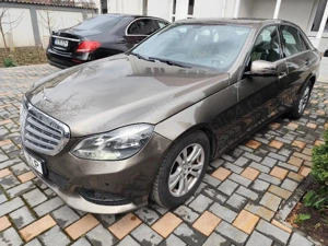 Mercedes-Benz E Class 220 - imagine 2
