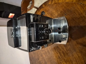 Vând espressor Dinamica DeLonghi