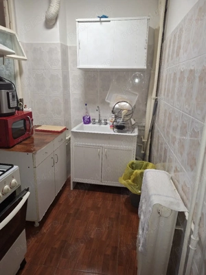 inchiriez apartament cu 2 camere mobilar.