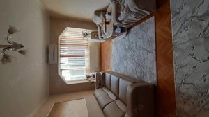 Apartament de vanzare 3 camere Rogerius, et. 4 semidecomandat, mobilat si utilat, luminos și 