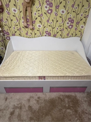 Vand patut copil (fetita) + dulapior + birou