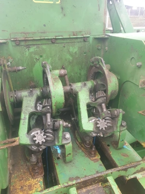 presa de baloti JonhDeer - imagine 2