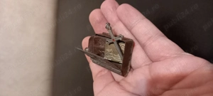 Lot impresionant de obiecte religioase,perioada WW2