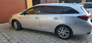 Inchiriez auto masina Toyota Auris Hybrid Uber   Bolt   - imagine 2