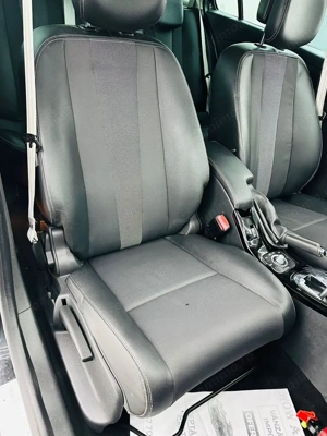 RENAULT MEGANE - imagine 17