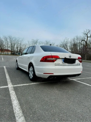 Skoda Superb - imagine 2