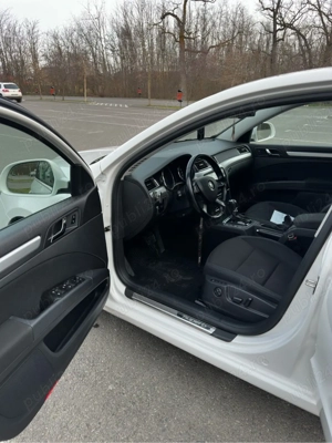 Skoda Superb - imagine 8