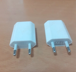 Vând 2 Alimentatoare Universale pentru Telefoane și Tablete cu Ieșire USB 5V 1A și 5V 1,5A 