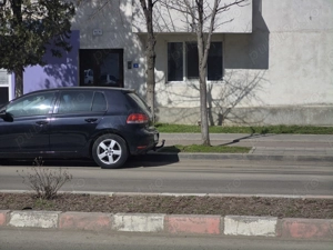 Apartament 3 camere  decomandat  - imagine 2