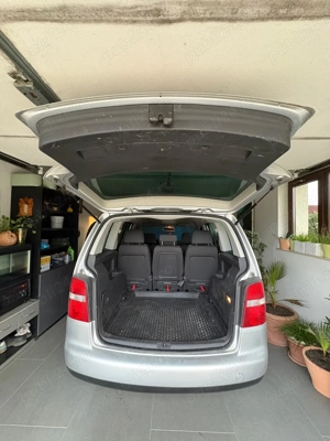vand volkwagen touran - imagine 5