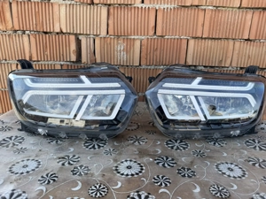 Dacia Duster II Facelift (2023–2024): Far dreapta + stânga