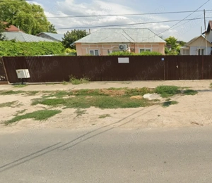 De vânzare urgent   proprietate în Chiscani, 2 case pe teren, utilități complete,Pret 65.000 Euro !