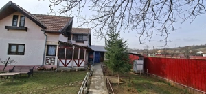 Casă de vânzare la țară  - imagine 2