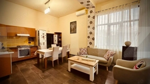 Casă Modernă - Spații generoase, teren amplu și confort ridicat - imagine 6