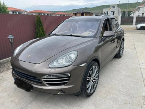 Porsche Cayenne îngrijit cu revizii la zi  - imagine 5