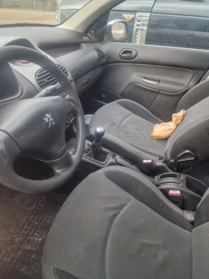 Vînd Peugeot 206