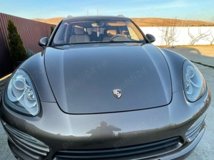 Porsche Cayenne îngrijit cu revizii la zi  - imagine 3