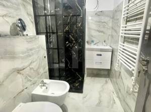 Apartament 2 camere,parter,balcon,zona Mercur - imagine 4