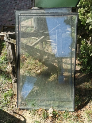 Uși și geamuri lemn termopan second hand. 