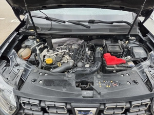 Dacia Duster Prestige 1.3 benzina 130 CP - imagine 12
