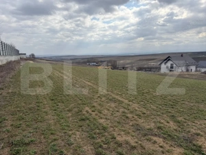 Teren intravilan, 800 mp, utilitati la 100 m - zona Moara