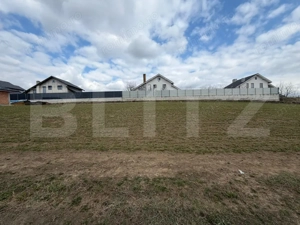 Teren intravilan, 800 mp, utilitati la 100 m - zona Moara - imagine 2