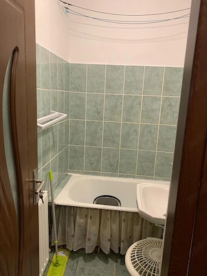 Închiriez garsonieră 