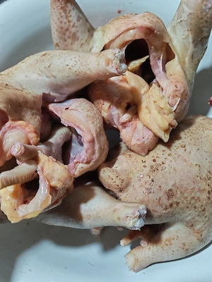 găini de vânzare cu greutate de +3kg la prețul de 75 lei buc si oua proaspete de gaina 1,5lei buc - imagine 3