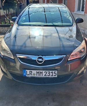 Opel astra j 2011 - imagine 2