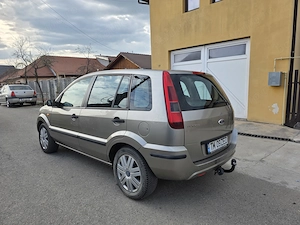 Ford Fusion - imagine 5