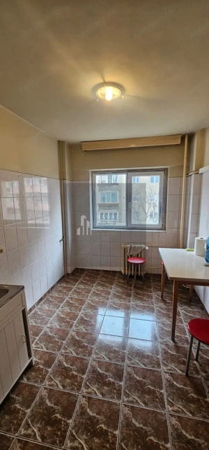 Apartament 3 camere decomandat 63 mp  5 min de metrou - imagine 4