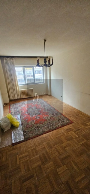 Apartament 3 camere decomandat 63 mp  5 min de metrou