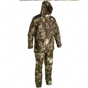 Costum camuflaj impermeabil flaușat mărimea XXXL.