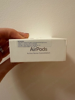 Apple AirPods 4 cu Noise Cancelling   NOI, SIGILATE