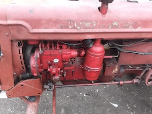 Vând tractor în patru pistoane 40 de cai putere preț 2000 e