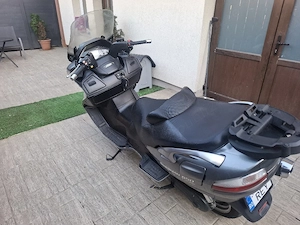 Vând Suzuki Burgman 650   maxi-scuter