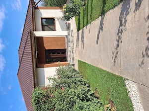 Vând schimb casa mobilata 