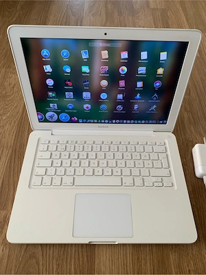 Laptop Apple MacBook White Procesor intel core 2 duo 2,40 GHz,macOS.Mojave,4gb ram,baterie buna.